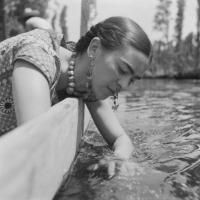 http://bernalespacio.com/files/gimgs/th-66_Friz henle Frida at the Pond.jpg